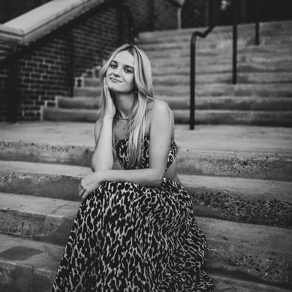 Meet your Posher, Olivia - Picture 1 of 1